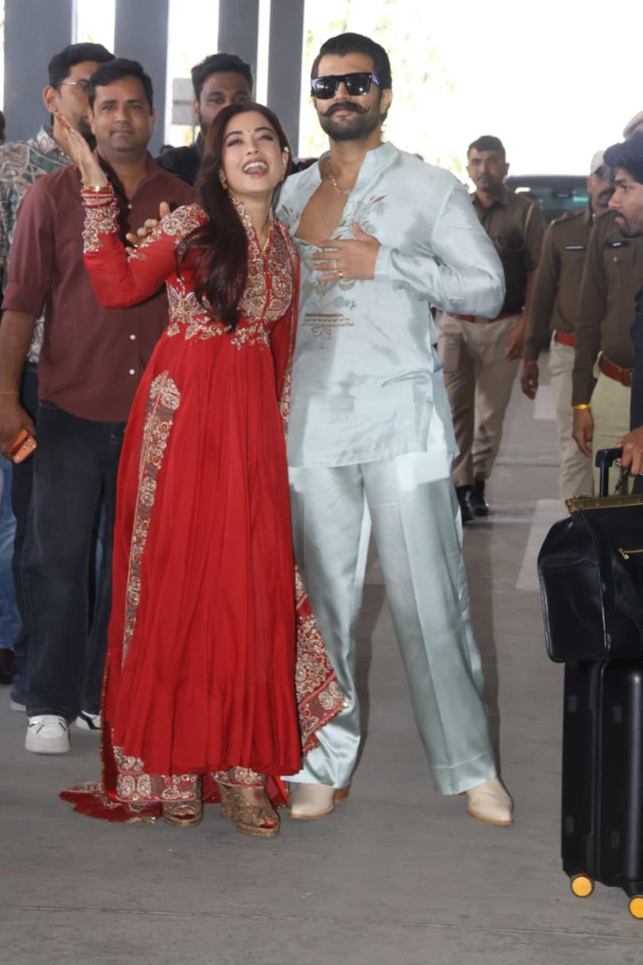 The ethnic ensemble was paired with matching bangles and statement earrings.